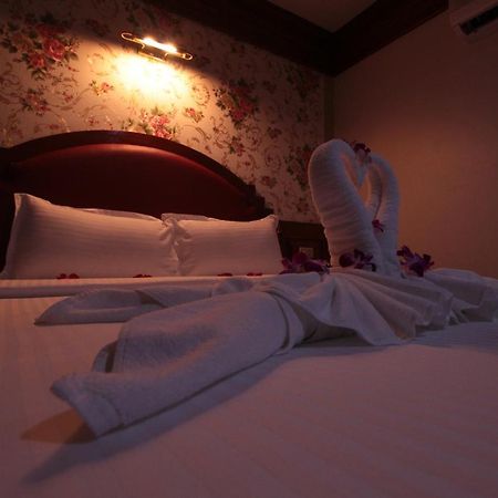 Taj Phuket Inn Patong Esterno foto