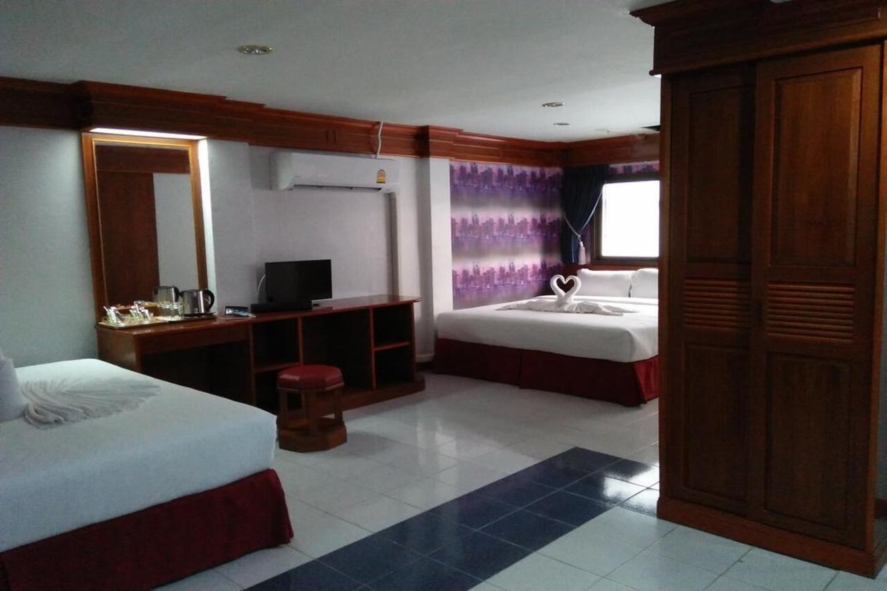 Taj Phuket Inn Patong Esterno foto