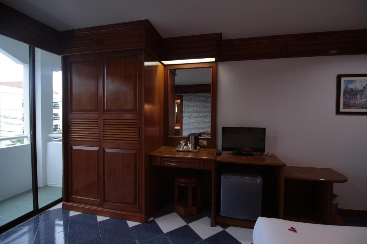 Taj Phuket Inn Patong Esterno foto